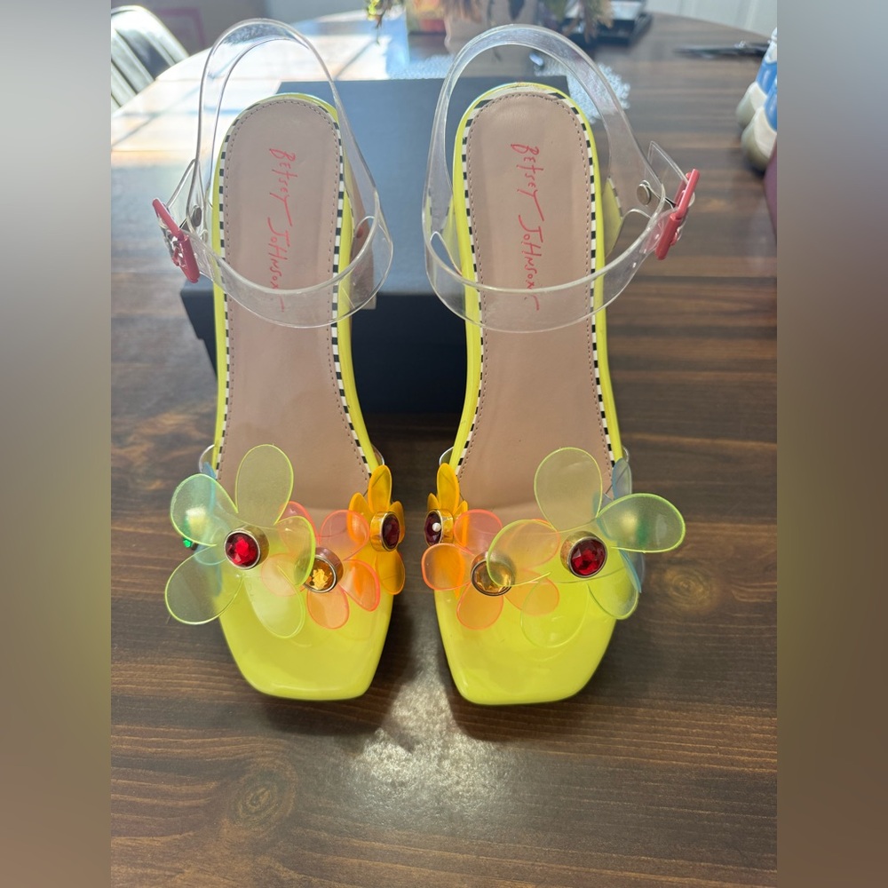Betsey Johnson Beckket Yellow Multi Heels, size 11